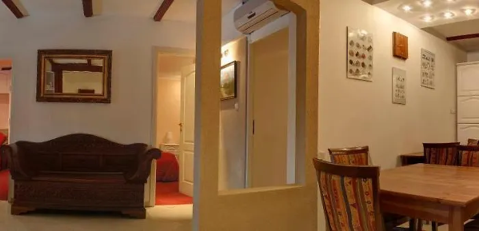 Deluxe Four-Bedroom Apartment